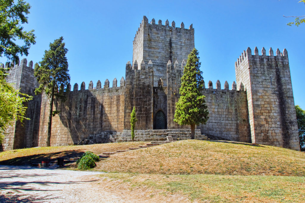 Day Trips from Porto - Guimarães Castle Day Trips from Porto - Guimarães Castle